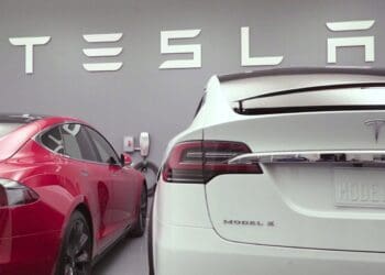 Zdroj: Tesla