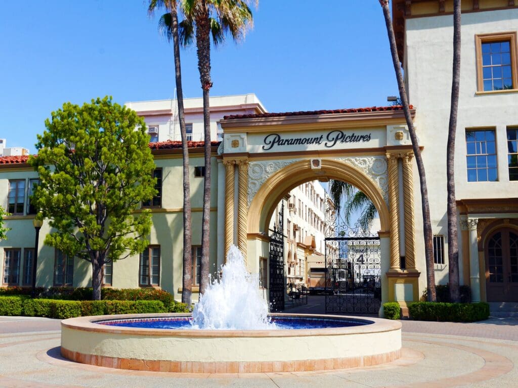 fountain in the middle of the city during daytime