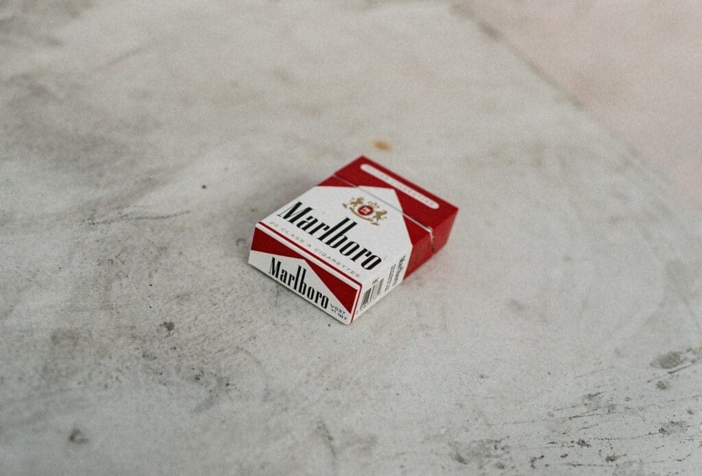 red and white marlboro cigarette pack
