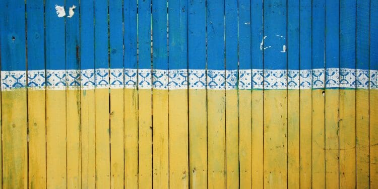 The fence of a construction site in Kiev as screen of Ukrainian patriotism.