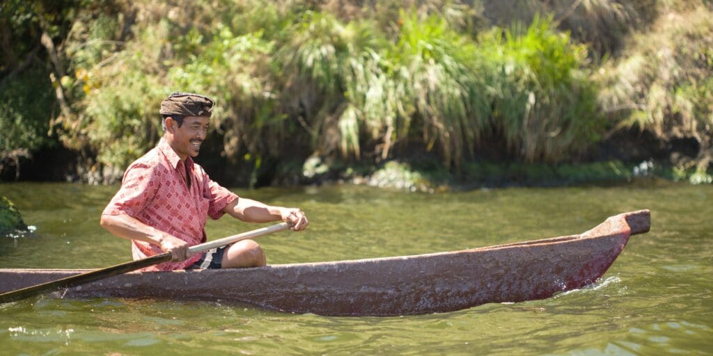 While crossing lake Batur to visit Trunyan cemetery I took this shot of a local fishermen.