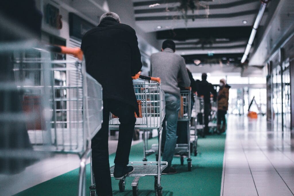 Queues at the supermarket due to the precautions to fight Covid-19