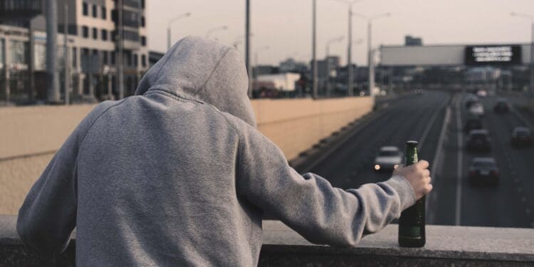 alkoghol, narkomaniia, paghubnaia privychka