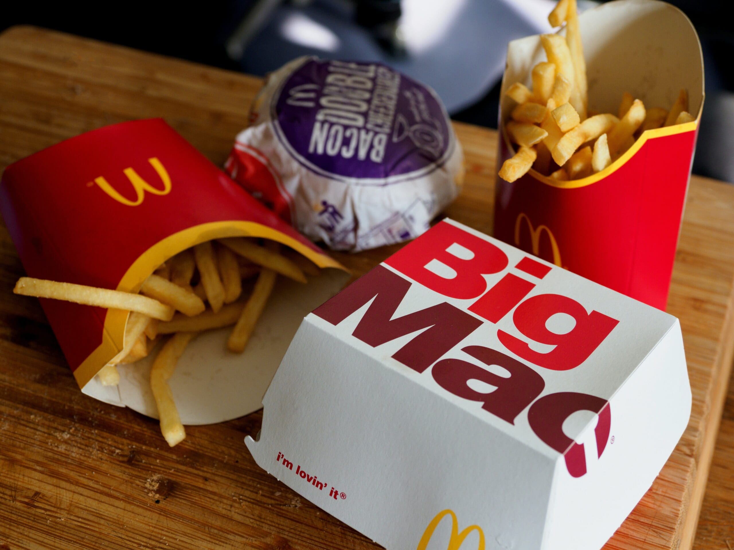 fast food, mcdonald's, food, take away, take out, takeout, food delivery, tasty, guilty pleasure, cheeky, calories,