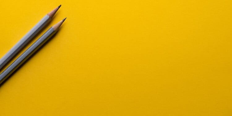 Minimal pencils on yellow