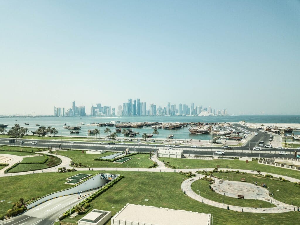 Skyline of Doha. Доха, Катар, город на заливе.
