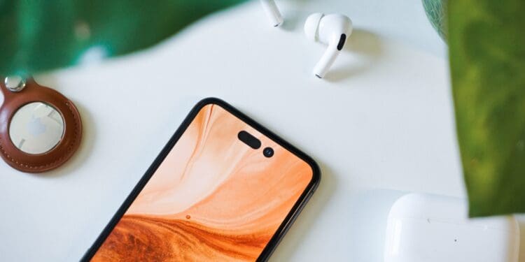 iPhone 14 Pro (mockup and concept)