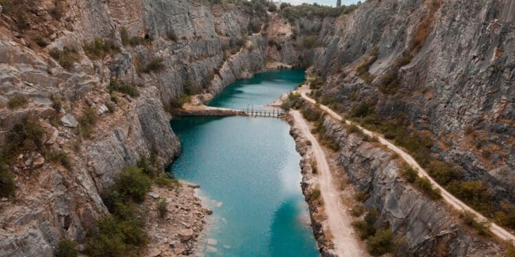 landscape photography of gray cliff