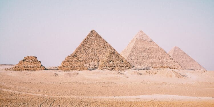 The six pyramids of Giza. The seven wonders. I took this picture on a back of a camel and with a hard sun on my back. I felt like a real desert nomad, walking aimlessly, looking at the sand and at the pyramids. I thought of how great this moment was, looking at these wonders up close is simply sensational, a dream experience.