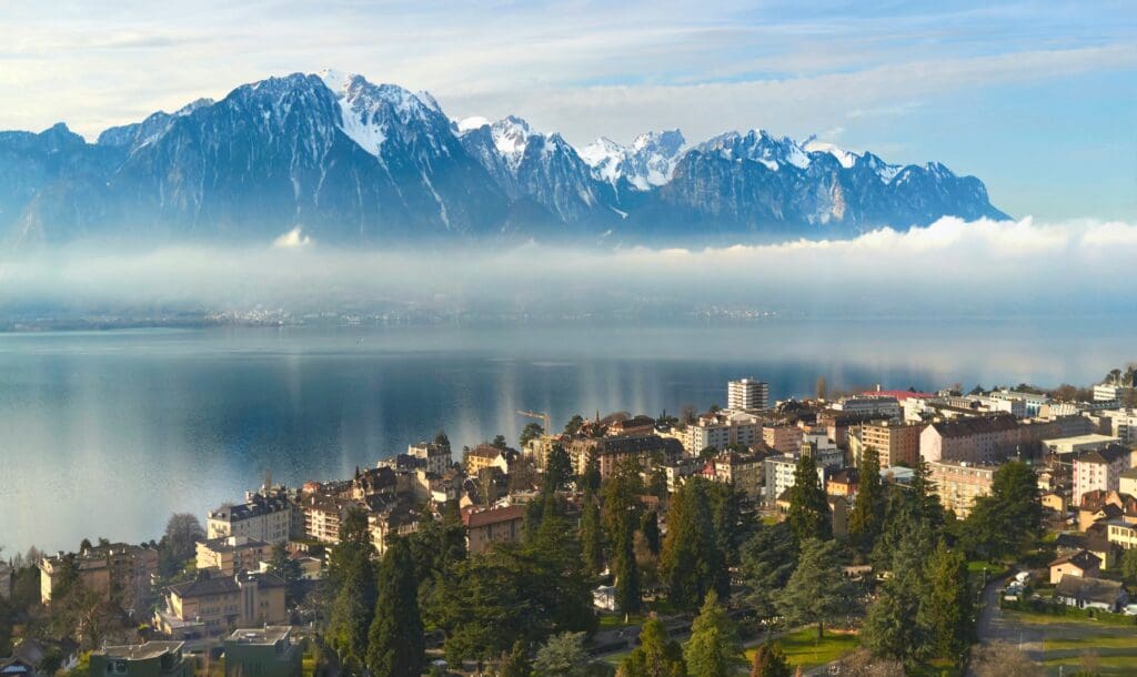 Urbanitas et Rusticus.  Face to face in Montreux, the city and the raw nature.