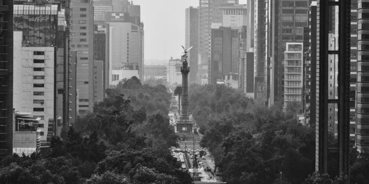 En el fin del mundo y en un despiadado país de maravillas.