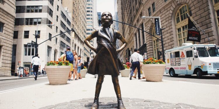 girl statue