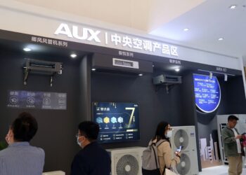 Zdroj: AUX audio