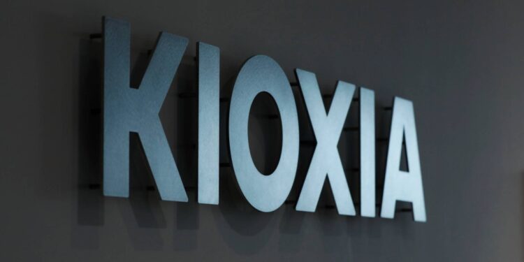 Japanese chipmaker Kioxia's logo is displayed at its headquarters in Tokyo, Japan, September 30, 2021. REUTERS/Kim Kyung-Hoon